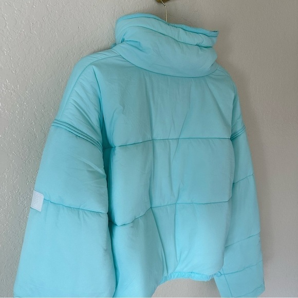 NEW FREE PEOPLE High Frequency Cropped Puffer jacket size M - Picture 11 of 16